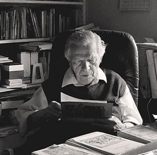 Dov Noy